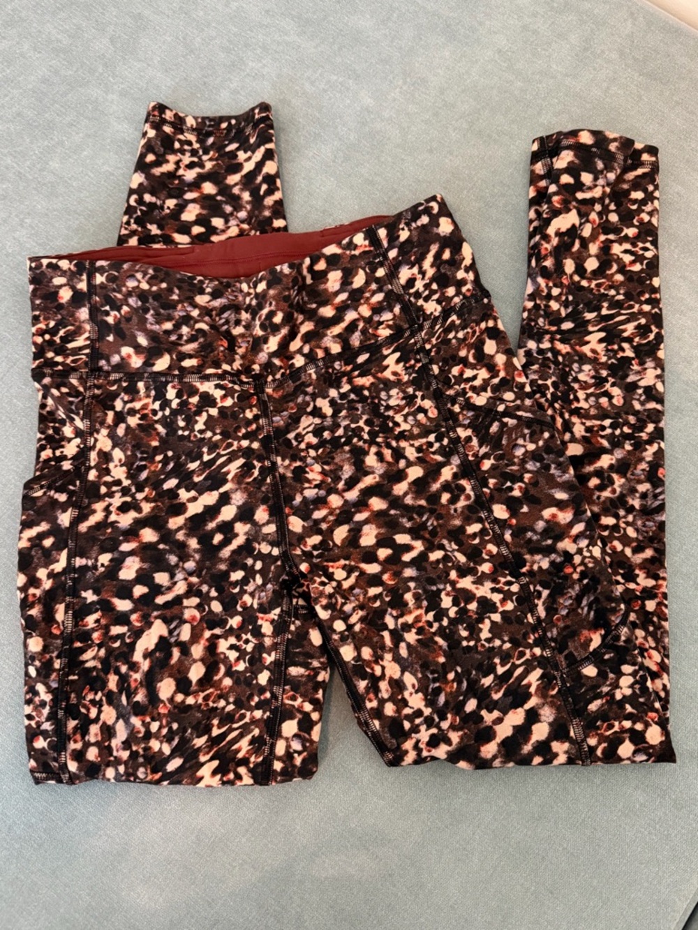 Lululemon leggings size 6